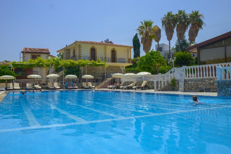 Riverside Garden Resort Kyrenia  Exterior foto